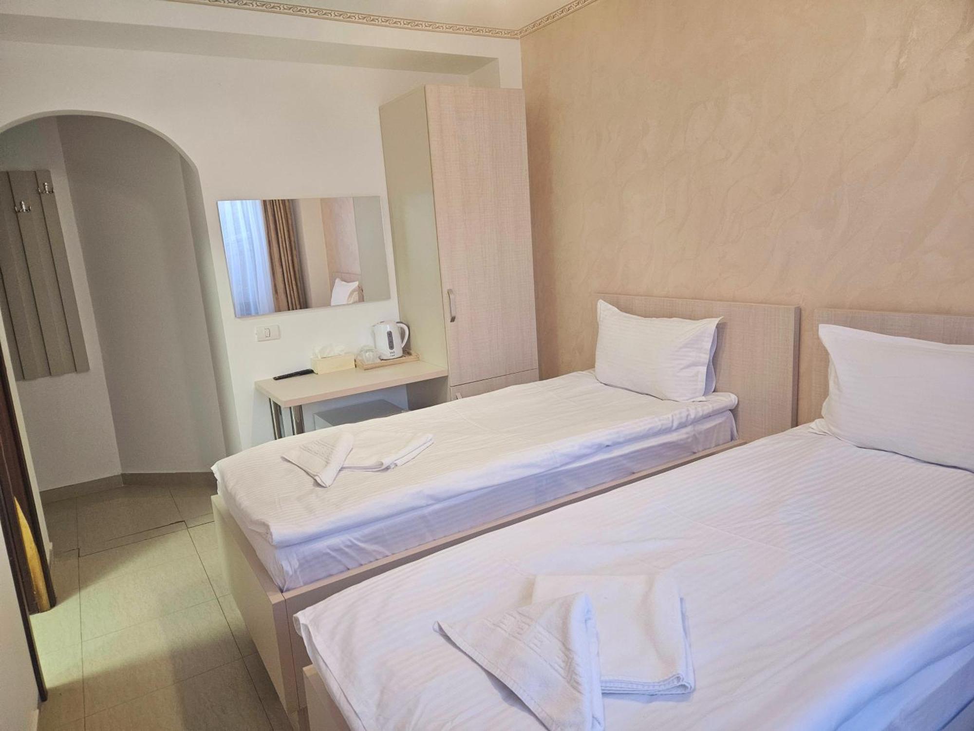 Hotel Marina 2 부쿠레슈티 외부 사진